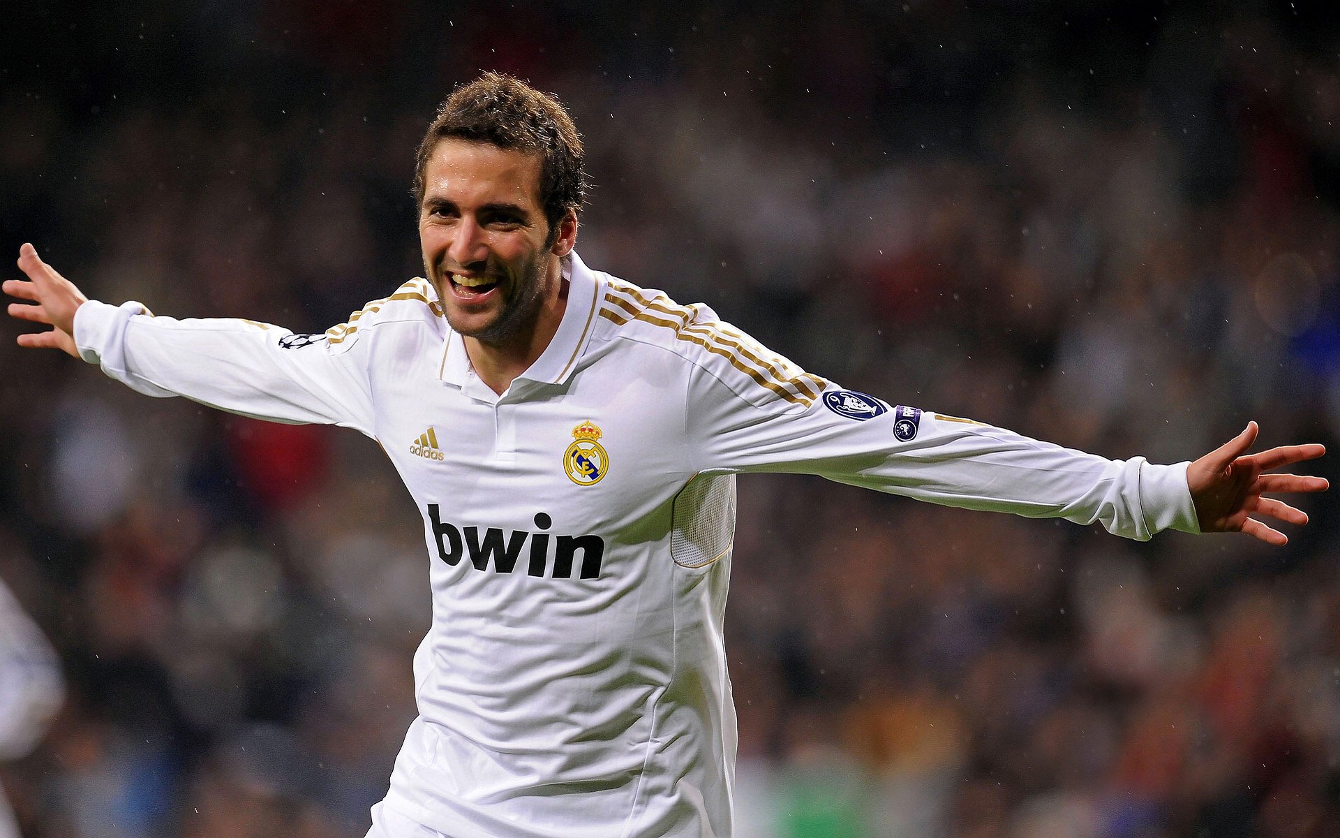 夺冠热门：当前最有可能捧起总冠军的队伍分析，夺冠队员名单